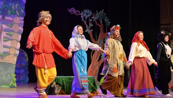 Спектакль «Как Настенька чуть кикиморой не стала»