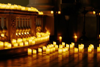 Орган и дудук при свечах