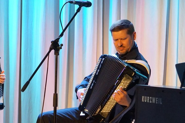 Творческий вечер композитора-барда Сергея Желтова «Ветер весны…»