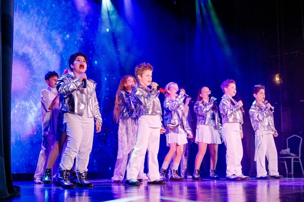 Отчётный концерт «Ярче звёзд»