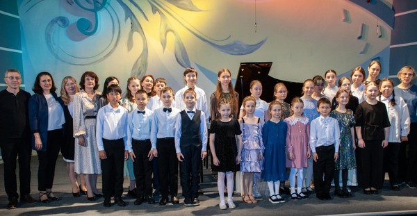 Концерт «Весна играла на рояле»