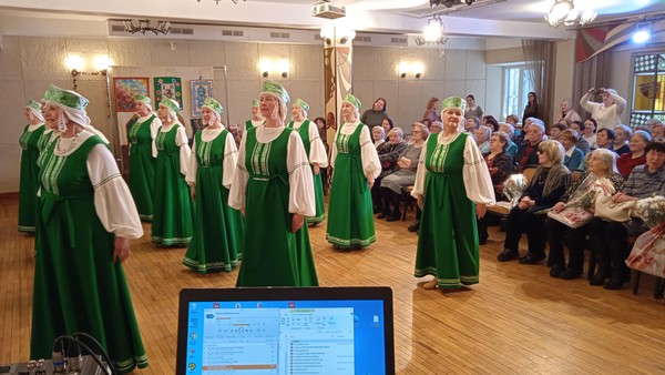 Танцующая Россия