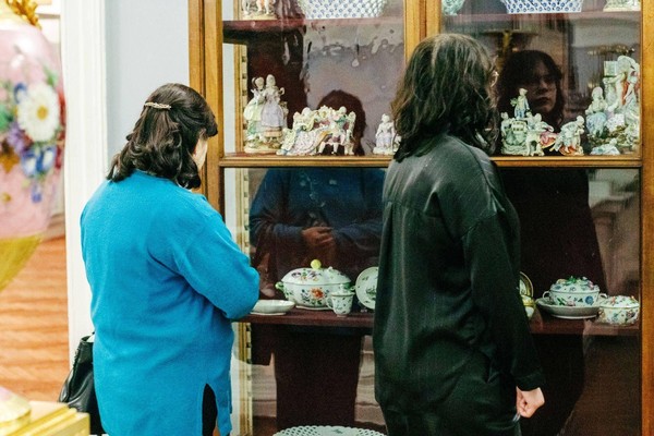 Экскурсия «Знакомство с предметами декоративно-прикладного искусства»