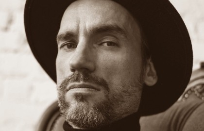 Василий Уриевский «Весь мир на ладони»