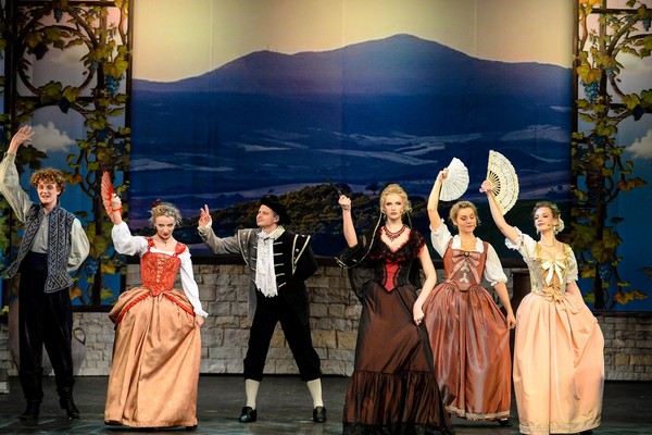 Собака на сене