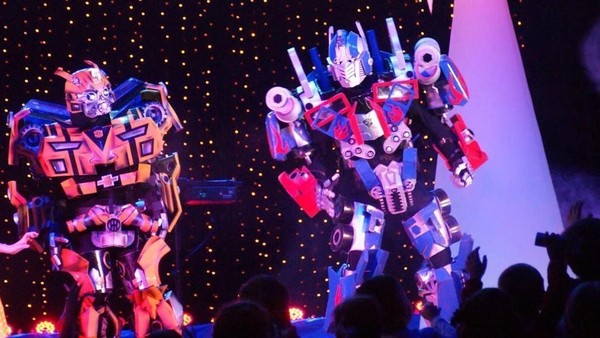 Шоу трансформеров на планете пузырей