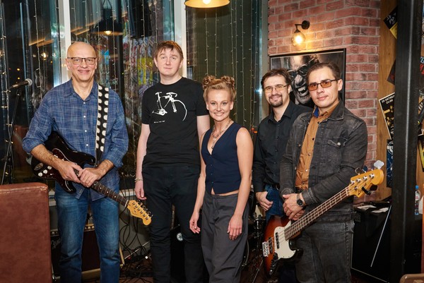 Red Satchel, The Travelling Orchestra, Riverside Trio