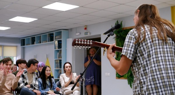 Квартирник «Разжигаю костер, приходите погреться»