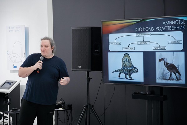 Лекция «Поведение динозавров, или почему тиранозавр перебежал дорогу?»