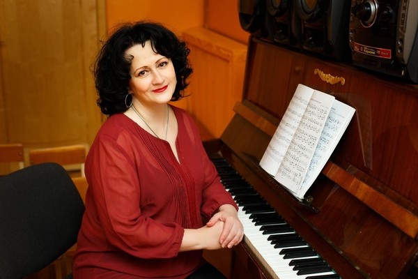 «Всем сердцем с вами»: весенний концерт в областной библиотеке