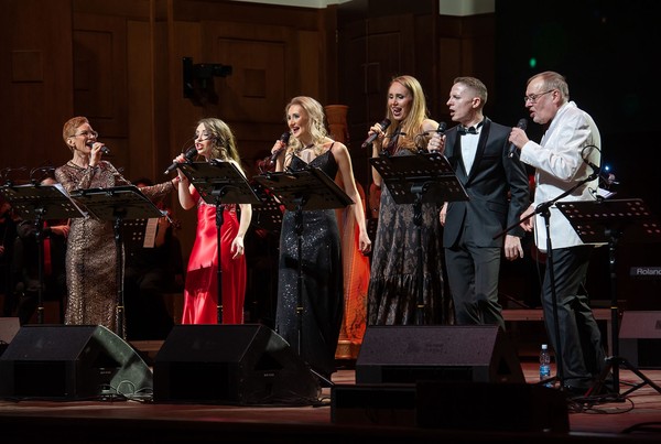 Бонд. Джеймс Бонд