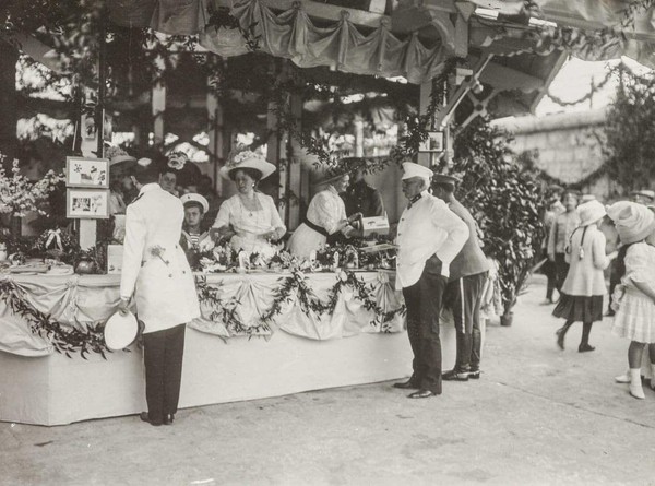 «День Белого цветка»