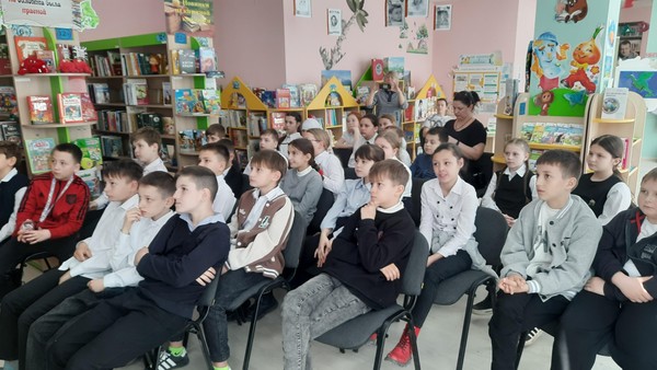 Литературно-игровой час «Центр притяжения – книга!» к Всероссийской акции «Библионочь – 2026»