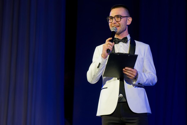 Тематическая программа «Едины, а значит дружны!»