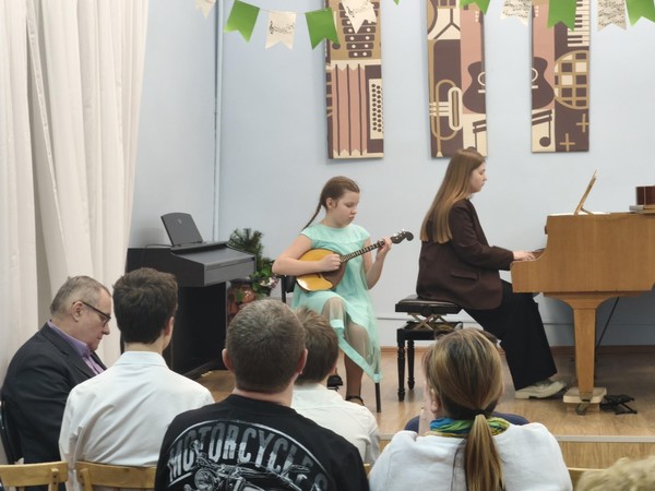 «Королеве струн 130 лет»