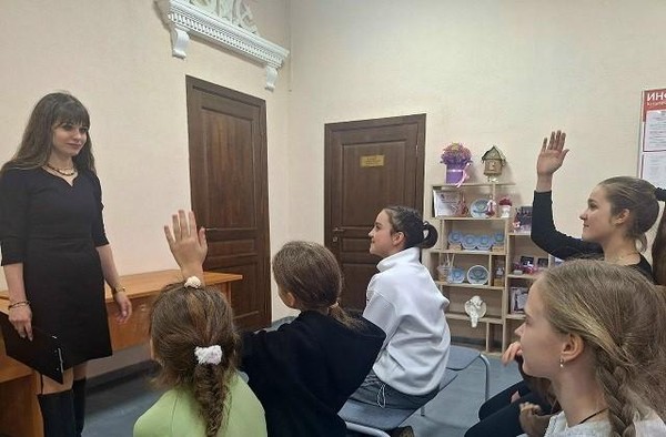 Игровая программа «Улыбнемся солнечному дню»