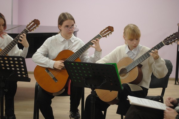 Концерт «Весенние напевы» учащихся класса гитары