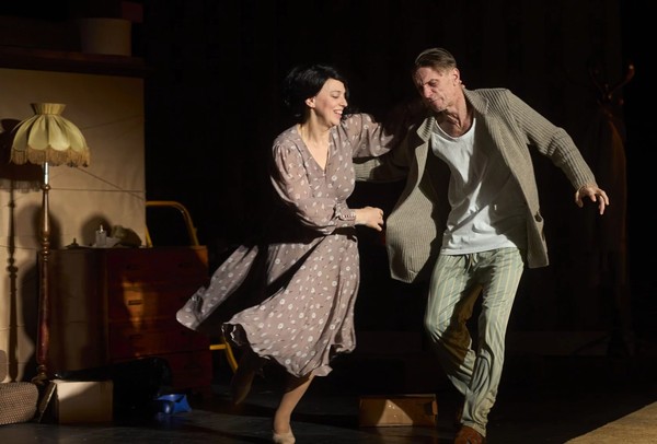 Нелли Уварова