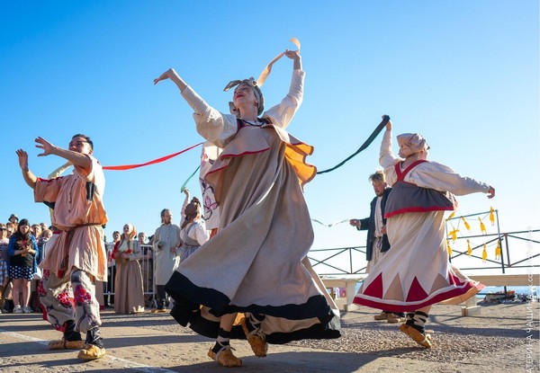Спектакль «Не любо – не слушай»