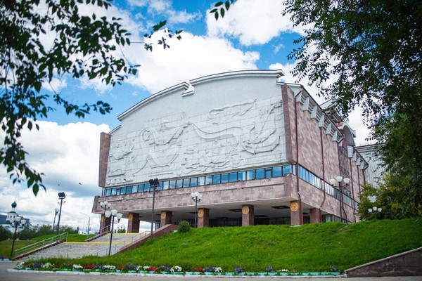 Экскурсия «Мир театра»