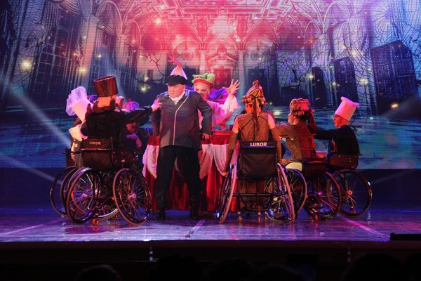 Музыкальный спектакль инклюзивного коллектива «Ступени»