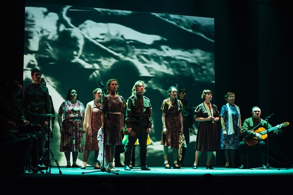 Спектакль «Нам дороги эти позабыть нельзя...»