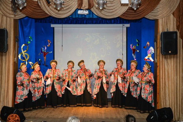 Отчетный концерт творческих коллективов МБУК «КДК» «Музыкальная палитра»
