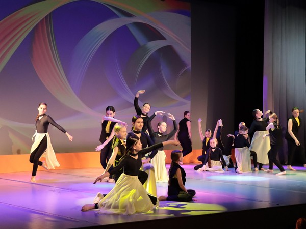 Отчетный концерт Образцового художественного коллектива эстрадного танца «Самоцветы»