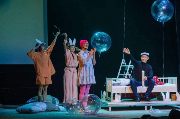 Спектакль-сторителлинг «Папы»