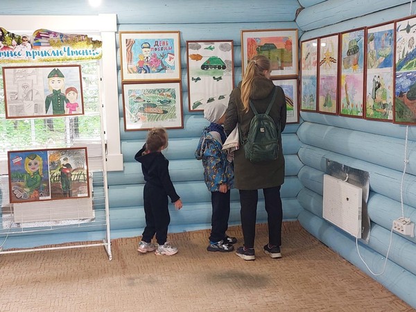 Выставка рисунков «Победа глазами детей»