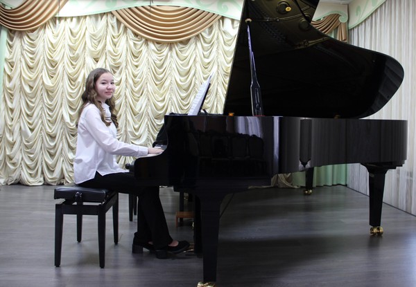 Концерт «Звучит на клавишах рояля и торжество, и волшебство…»