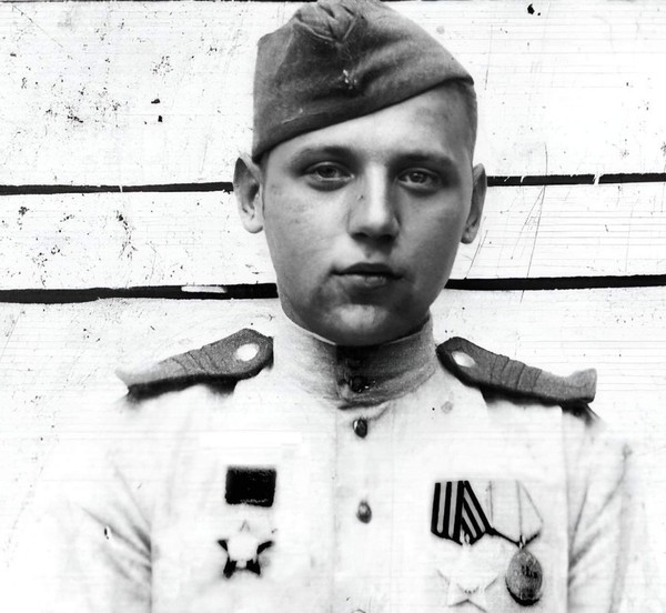 Выставка «Герои нашей Победы. В. Е. Андреев»