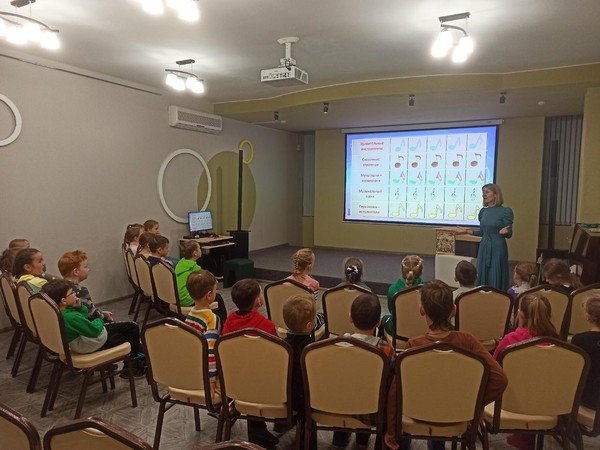 «Мир! Труд! Май!»