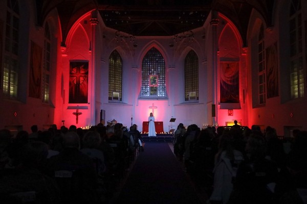 Готическая ночь: орган, арфа и голос при свечах