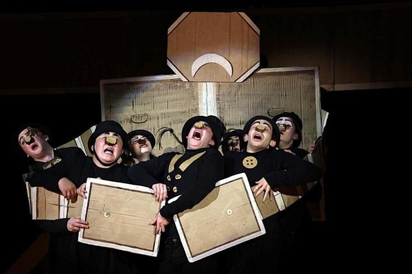 Спектакль «Буммагия»