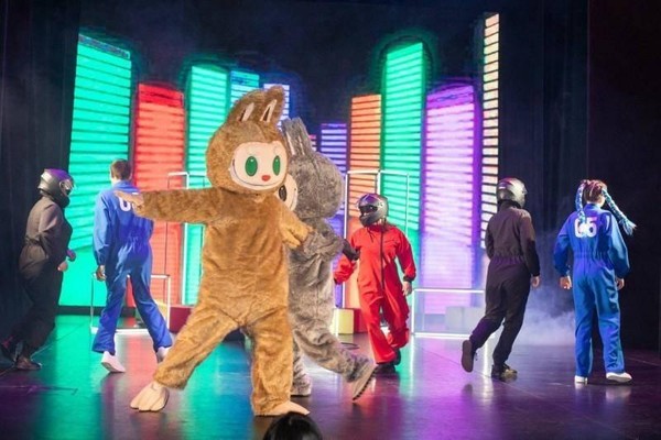 Спектакль «Лабиринты виртуальности»