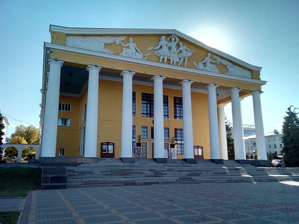 Спектакль «Герои не умирают»