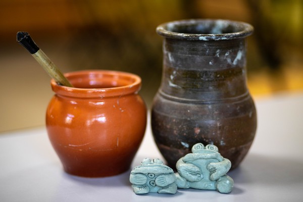 Сказки вокруг глиняного горшка