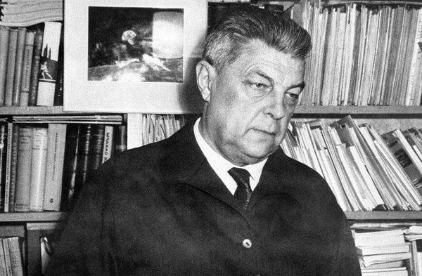 «Основоположник «золотого века» советской фантастики»