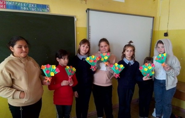 Выставка рисунков «Весенний букет»