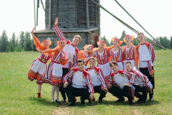 Ансамбль песни и танца «Зангари»