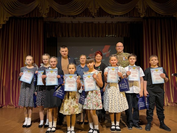 «Строки, опаленные войной» конкурс чтецов, посвященный Дню Победы