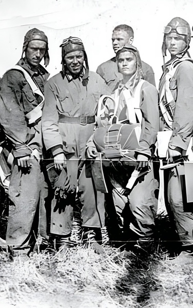 Исторический иллюзион». Просмотр и обсуждение фрагментов художественного фильма «Парашюты на деревьях