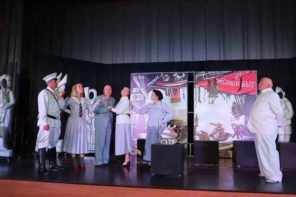 Спектакль «Нервные люди. Белым по черному»