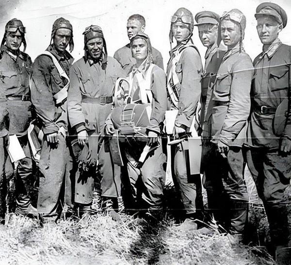 Исторический иллюзион «Фальшь или реальность»: фильм «Парашюты на деревьях»