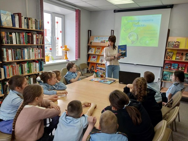 Познавательный час «Тайны звездного неба»