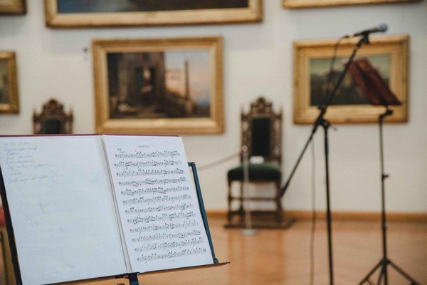 Художественно-музыкальная программа «Русские струны: диалог эпох»