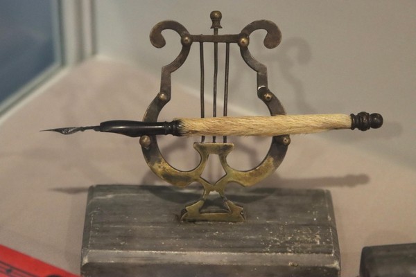 Мастер-класс по каллиграфии кистью и остроконечным пером