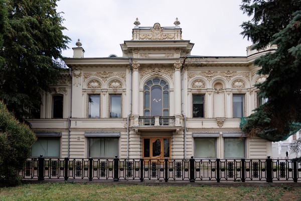 Архитектурный коктейль. Прогулка по центру от классицизма до постмодернизма