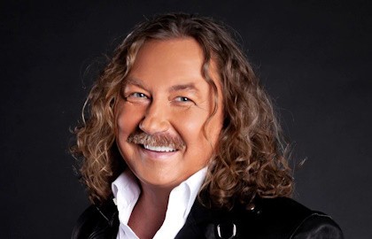 Игорь Николаев